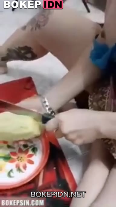 Bokep Indo Tante Lagi Masak Dirayu Ngentot